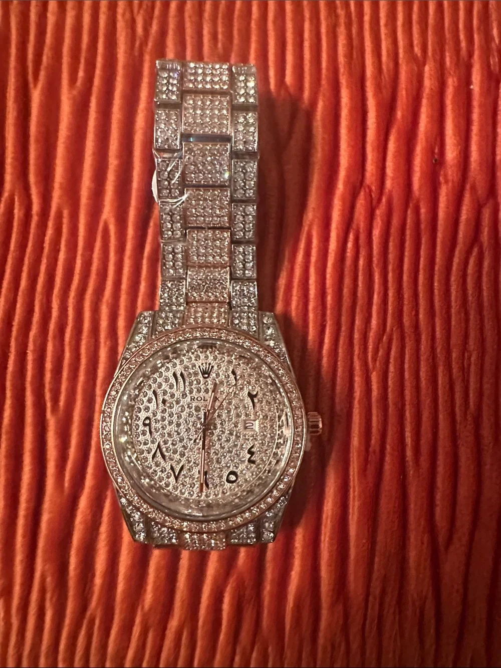 Luxury stylist Men's Watch in Silver and Gold..